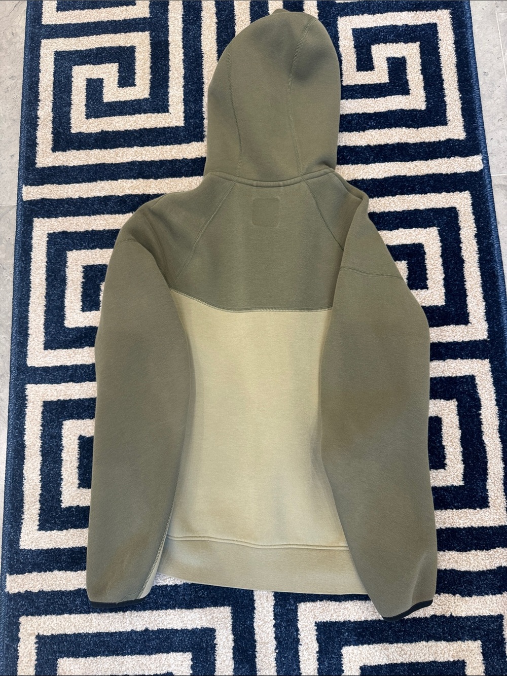 Nike tech jacket - Picture 3 of 5